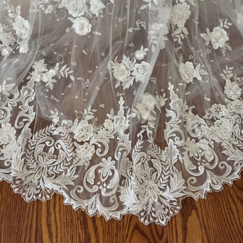 Calla Blanche Luxury wedding gown - Picture 6 of 7